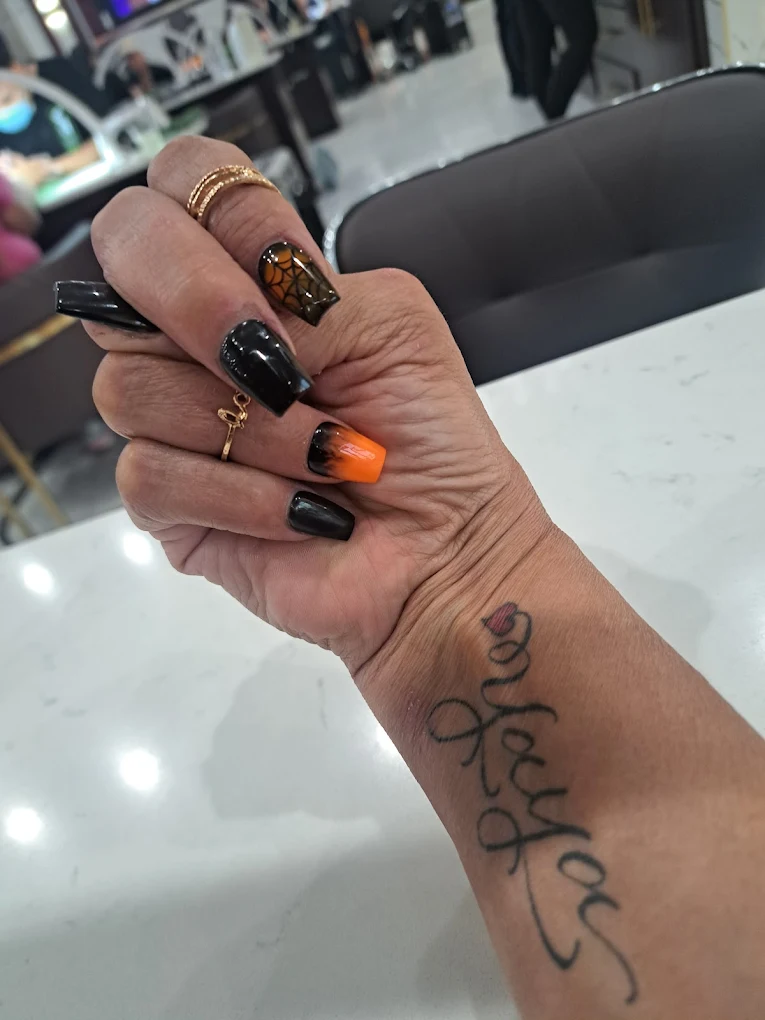 Lemon Drop Nail Bar Gallery 5