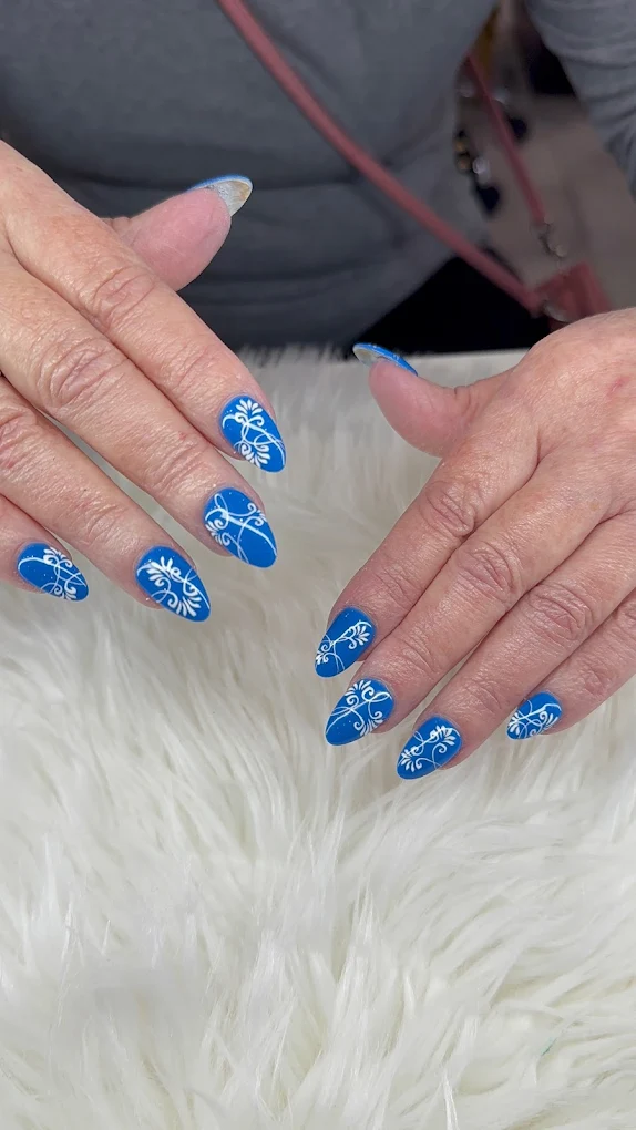 Lemon drop nail bar in Forney