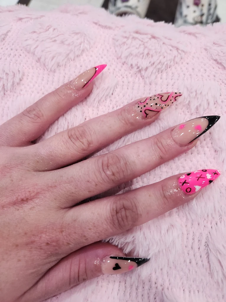 Nail Salon in Talty TX